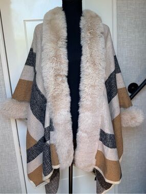Faux Fur Trim Cozy Cape Cardigan - Beige Multi